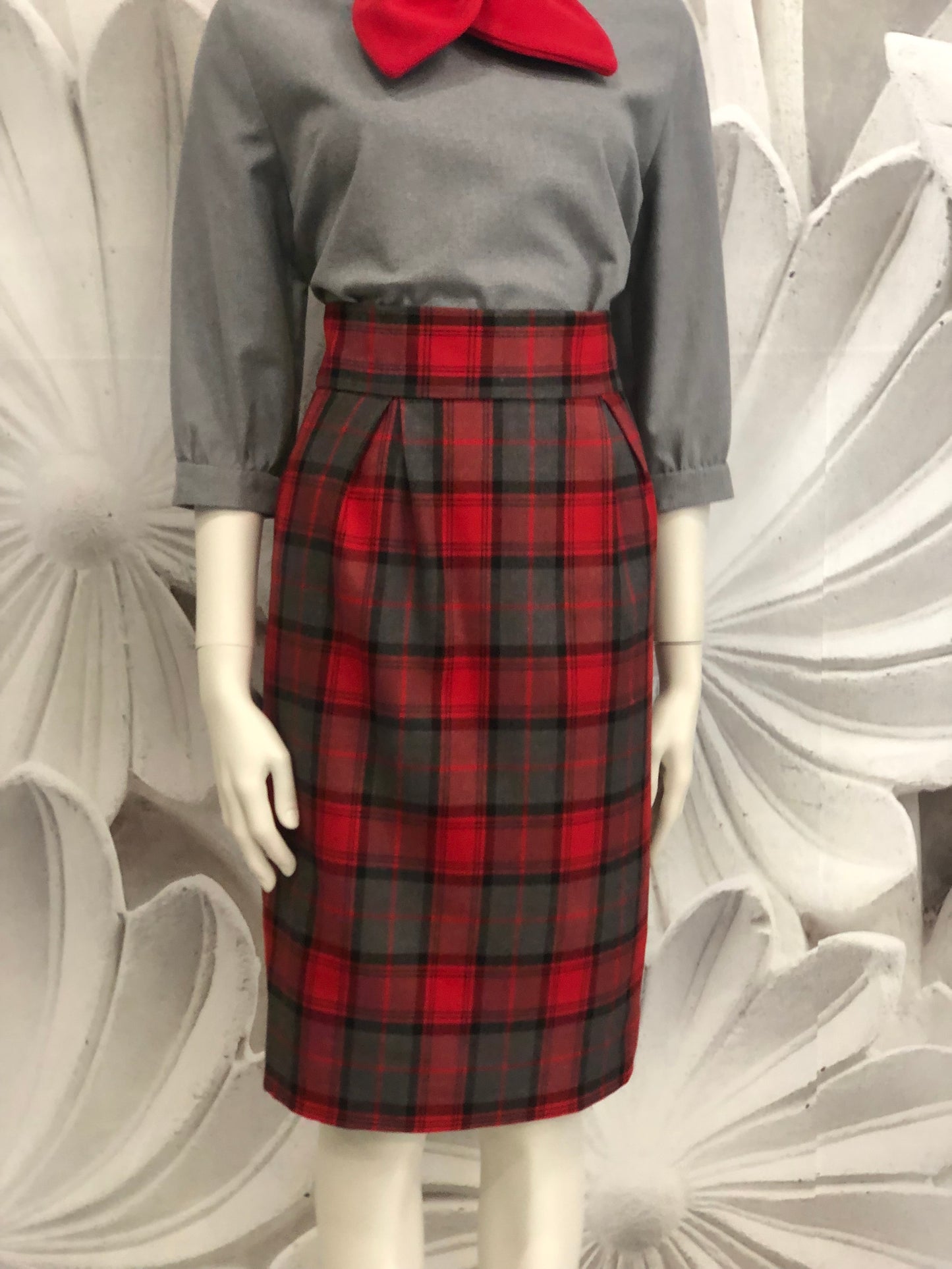 Gonna tubino con pence aperte in stile fifties tessuto pura lana Tartan 